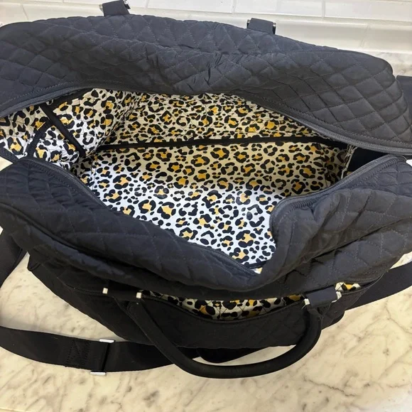 NWOT Vera Bradley Large Weekender in Black Quilt - NWOT - Picture 6 of 13